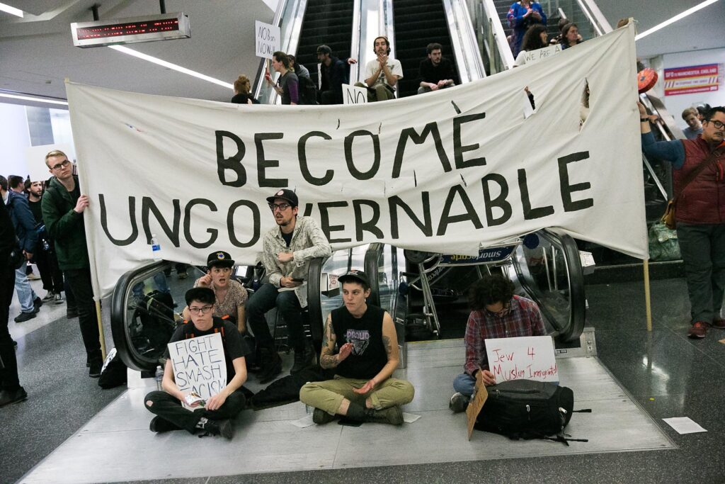 Протесты работников общепита в аэропорту Сан-Франциско