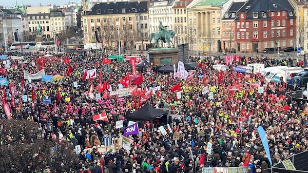 Рабочий класс Дании выступает против предложения правительства отменить государственный праздник для сбора денег на оружие